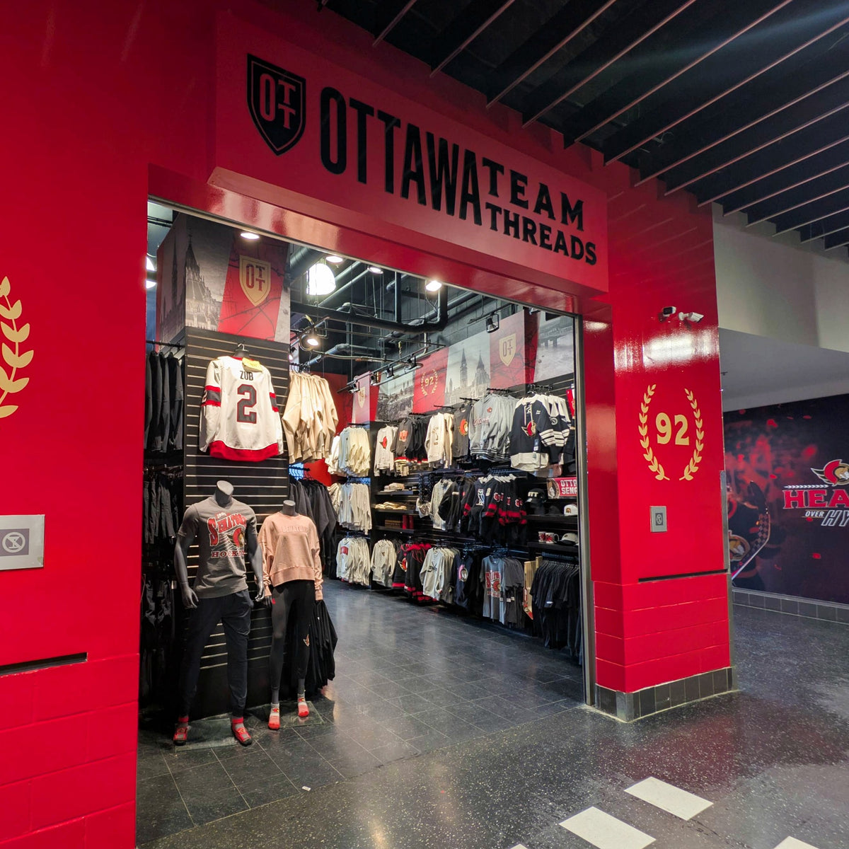 The Hollander & Rozanov Collection – Ottawa Team Threads